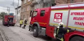 2 katlı metruk binada çıkan yangın paniğe neden oldu