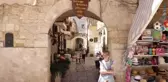 Bari'deki San Nicola Bazilikası turistlerin ilgisini çekiyor