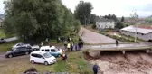 Dere taştı, ev ve ahırları sel suları bastı