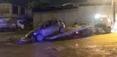 Devrilen otomobildeki 6 kişi yaralandı