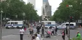 Berlin'de kalabalığa dalan sürücü gözaltında