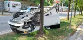Eyüpsultan'da takla atan otomobilin sürücüsü kazayı burnu bile kanamadan atlattı