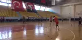 ŞANLIURFA - Milli voleybolcu Yiğiter, memleketindeki genç sporculara tecrübelerini aktarıyor