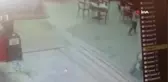 Eski eş dehşet saçtı... Boşandığı karısına saldırıp sırtından ve elinden bıçakladı