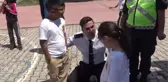 AFYONKARAHİSAR - Jandarmadan köy çocuklarına karne hediyesi