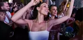 Oyuncu Cansu Dere, Tarkan'ın şarkılarında doyasıya dans etti
