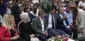 Davutoğlu'nun bozuk mikrofonla imtihanı