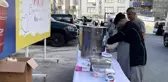 Esenler'de üniversite adayları ile yakınlarına çay ve çorba ikramı