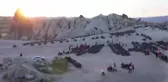 Kapadokya'da gün batımında ATV safari