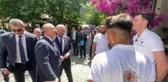 Bakan Çavuşoğlu, Prizren'de vatandaşlarla sohbet etti