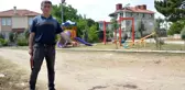 Çocuk parkı yanında sokak köpeklerinin saldırısına uğradı