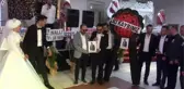 Düğünde damada cenaze töreni düzenlendi, davetliler büyük şaşkınlık yaşadı