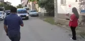Cezaevinden tahliye edilen Fatma Koç evinin önünde alkışlarla ve çiçekle karşılandı