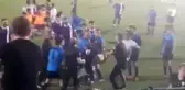 Amatör maçta tekme ve yumruklar havada uçuştu