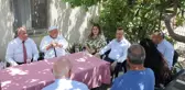 Cumhurbaşkanı Yardımcısı Oktay, KKTC'li aileyi evinde ziyaret etti