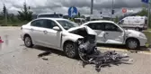 Son dakika... Aynı kavşakta bir araç tarlaya uçtu, iki araç ise birbiriyle çarpıştı: 4 yaralı