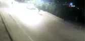 Eyüpsultan'da lüks otomobilin farlarını çalan hırsızlar böyle yakalandı