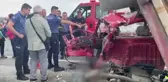 Midibüs ile kamyonetin çarpışması sonucu 1 kişi yaralandı