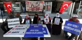 Muşlu aileler evlatları için HDP il binası önündeki oturma eylemini sürdürdü