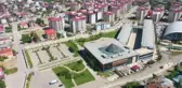 Van Büyükşehir Belediyesi'nin etrafındaki güvenlik bariyerleri kaldırılıyor