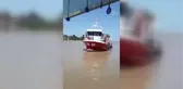 Kabotaj Bayramı kutlamasından dönen protokol üyelerini taşıyan tekne iskeleye çarptı