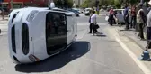 Noterden çıktı, yeni aldığı araçla böyle kaza yaptı