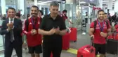 SPOR İzmir'de milli cimnastikçiler Mehter Takımı ile karşılandı