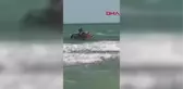 KISIRKAYA PLAJI'NDA YASAĞA RAĞMEN DENİZE GİRDİLER