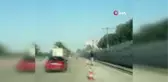 Tek kişilik scootera 3 kişi binip trafiği tehlikeye attılar