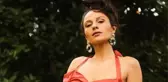 Oyuncu Selin Yeninci, bikinisiyle ATV üzerinde sere serpe poz verdi