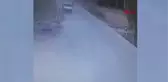 Son dakika haber! Kamyonetle motosikletin çarpıştığı kaza kamerada