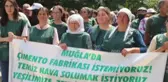 Çimento fabrikası kurulmasını istemeyen köylüler Menteşe Belediyesi önündeki eylemlerine devam etti