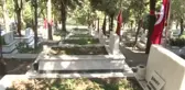 Son dakika haber | İzmir'de şehitliklerde buruk bayram arefesi