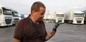 Tır şoförü baba ve iki oğlu, denk geldikleri Kapıkule'de bayramlaştı