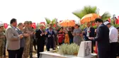 Vali Demirtaş, güvenlik güçleri ve şehit aileleri ile bayramlaştı