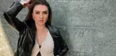 Burcu Özberk dekoltede sınır tanımadı! Şezlong pozlarını peş peşe paylaştı