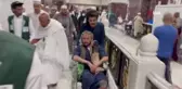 Yemenli Abdullah'ın Beytullah hasreti bittiTek bacağı ile tavaf ve sayını da yaptı