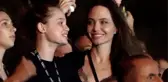 Angelina Jolie, kızı Shiloh ile konsere gitti