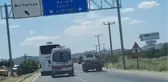 Son dakika... Ambulansa yol vermeyen otobüs kilometrelerce yoluna devam etti