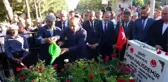 15 Temmuz'un kahraman şehidi Ömer Halisdemir'in kabrinde tören düzenlendi