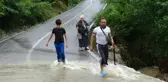 Ordu'da heyelan sonucu 4 ev hasar aldı, bir köprü uçtu, heyelan yollara zarar verdi