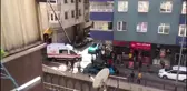 Direksiyonda sara krizi geçiren adamın yardımına vatandaşlar koştu