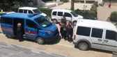 İZİNSİZ KEÇİBOYNUZU TOPLARKEN UYARAN 3 KİŞİDEN 1'İNİ ÖLDÜRÜP 2'SİNİ DE YARALAYAN 3 ŞÜPHELİ ADLİYEDE
