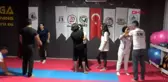 SAĞLIK ÇALIŞANLARINA ÜCRETSİZ 'SALDIRGANI KONTROL ALTINA ALMA' EĞİTİMİ