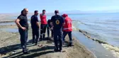 Van haberi: Van Gölü'ne giren çocuklardan 2'sinin cansız bedeni bulundu