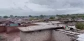 İSLAMABAD - Pakistan'da etkili muson yağmurları Afgan mültecilerin hayatını zorlaştırıyor