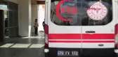 TATİL DÖNÜŞÜ OTOMOBİLİYLE TIR'A ÇARPTI, EŞİ VE BEBEĞİYLE BİRLİKTE YARALANDI