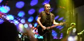 Haluk Levent, Malatya'daki Konserde Satıcıların Elindeki Tüm Pamuk Şekerleri Satın Alarak Halka Dağıttı
