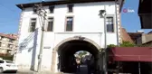 Balıkesir'de altından yol geçen 278 yıllık cami ilgi odağı oldu
