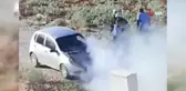 Seyir halindeki otomobil alev aldı